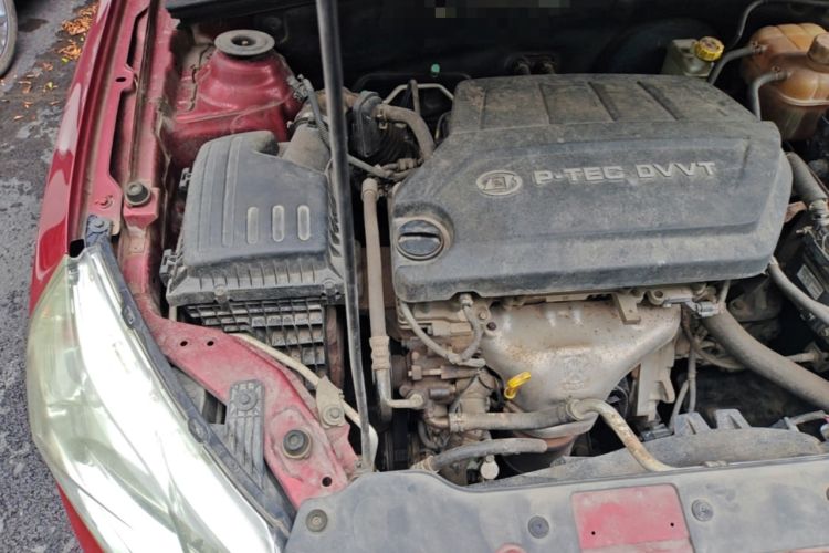 Used Baojun 630 2013 1.5L manual Comfort trim Engine Bay Right