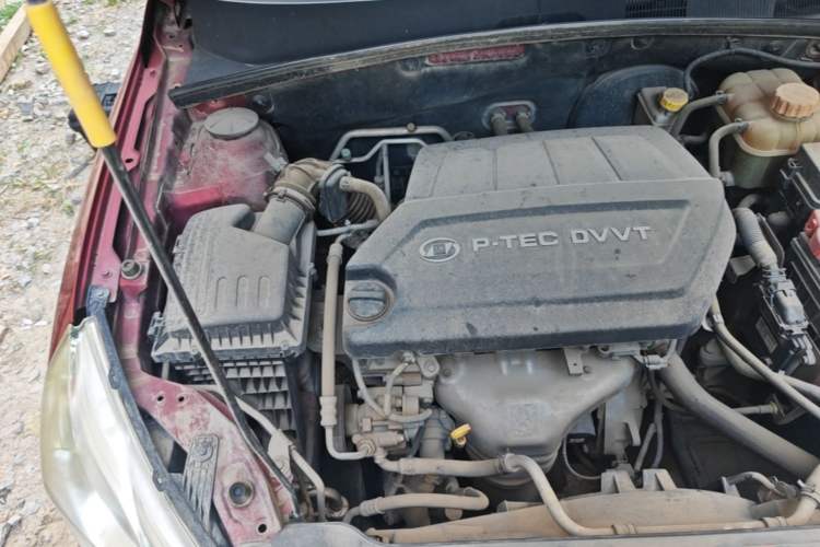 Used Baojun 630 2013 1.5L manual standard version Engine Bay Right