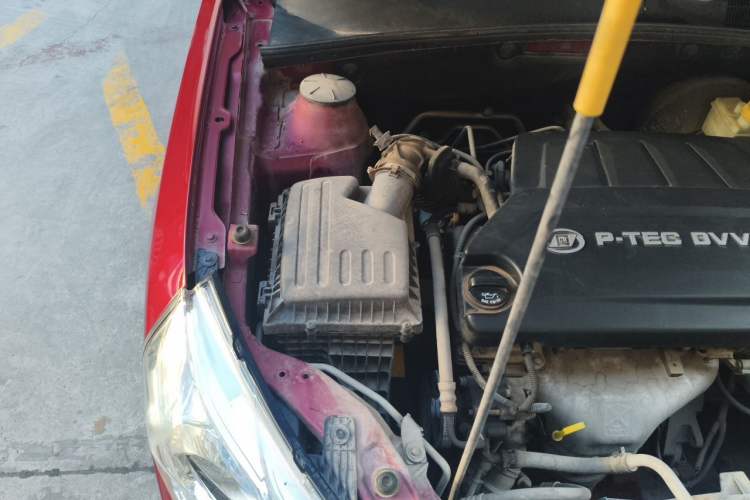 Used Baojun 630 2013 1.5L manual Comfort trim Engine Bay Right