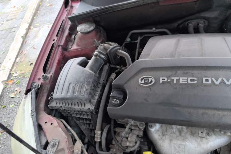 Used Baojun 630 2013 1.5L manual Elite version Engine Bay Right