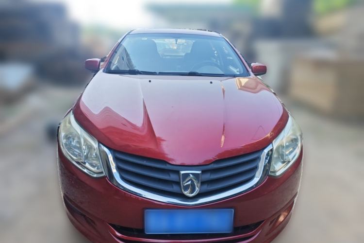Used Baojun 630 2013 1.5L manual standard version Front