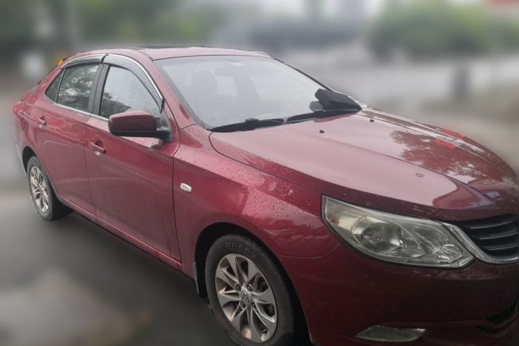 Used Baojun 630 2013 1.5L manual Elite version Front Right 45 Deg