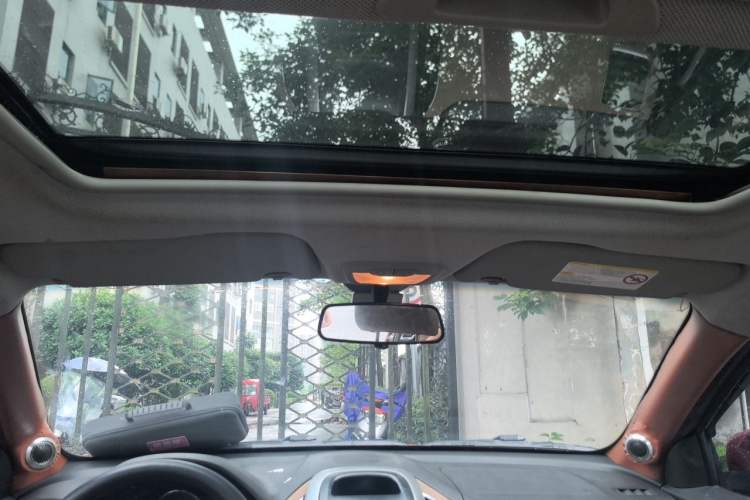 Used Baojun 630 2013 1.5L manual Elite version Headliner