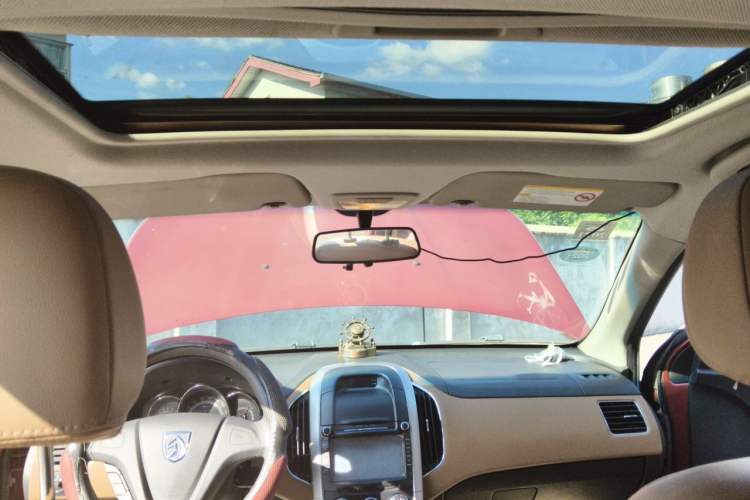 Used Baojun 630 2013 1.5L automatic Elite version Headliner
