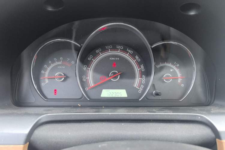 Used Baojun 630 2013 1.5L manual Elite version Instrument Cluster