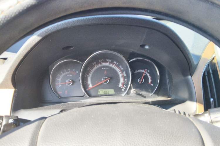 Used Baojun 630 2013 1.5L automatic Elite version Instrument Cluster
