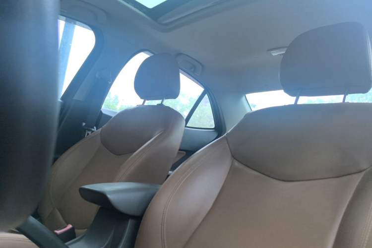 Used Baojun 630 2013 1.5L manual Elite version Left Front Seat