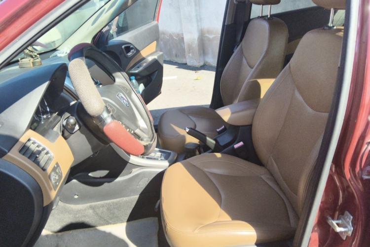 Used Baojun 630 2013 1.5L automatic Elite version Left Front Seat