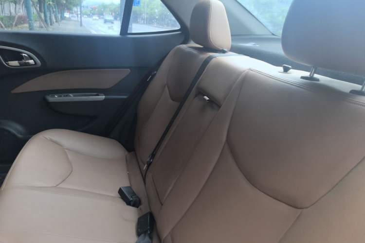 Used Baojun 630 2013 1.5L manual Elite version Left Rear Seat
