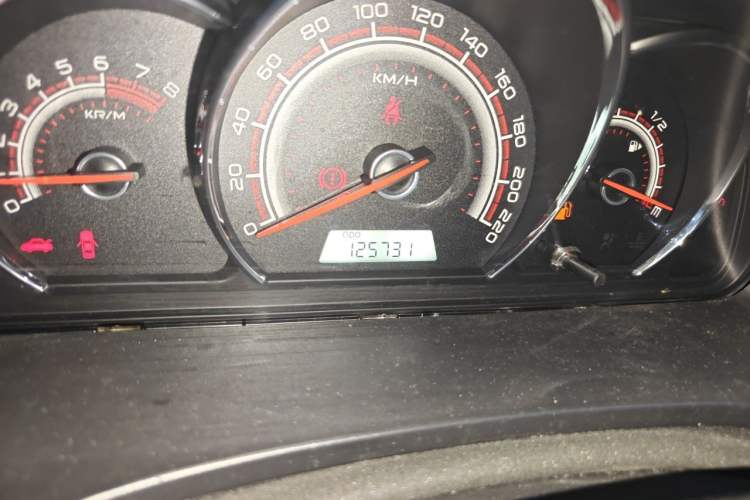 Used Baojun 630 2013 1.8L manual Elite version Odometer Close Up