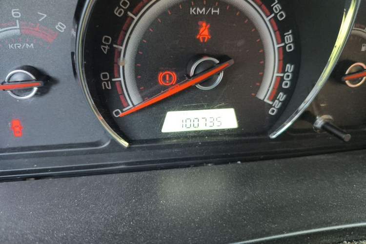 Used Baojun 630 2013 1.5L manual Elite version Odometer Close Up