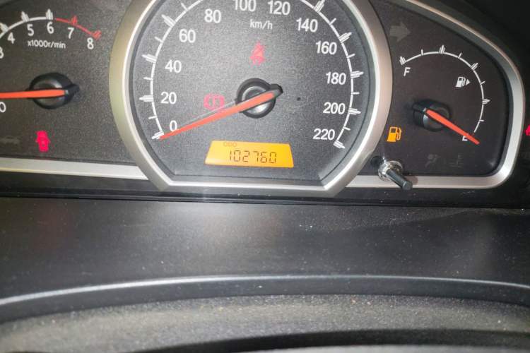 Used Baojun 630 2013 1.5L manual Comfort trim Odometer Close Up