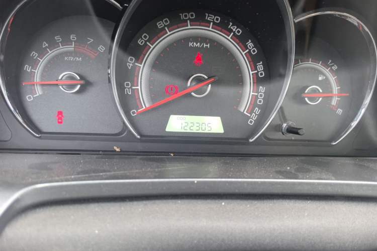 Used Baojun 630 2013 1.5L manual Elite version Odometer Close Up