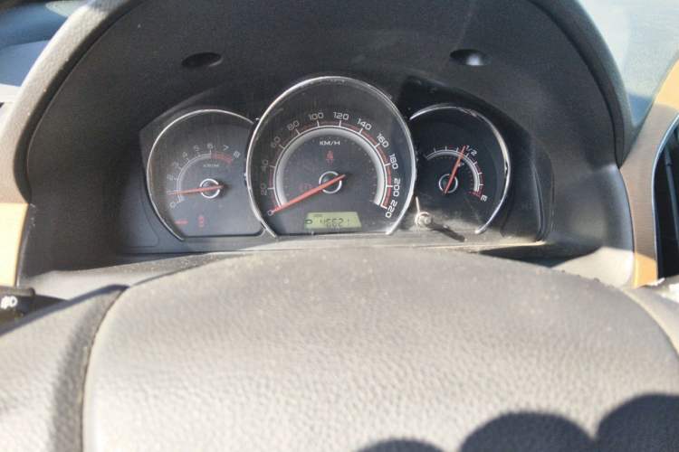 Used Baojun 630 2013 1.5L automatic Elite version Odometer Close Up