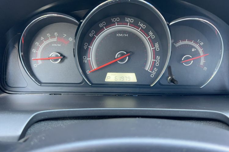 Used Baojun 630 2013 1.5L automatic Elite version Odometer Close Up