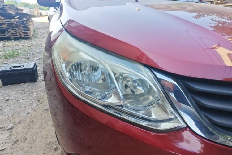 Used Baojun 630 2013 1.5L manual standard version Right Front Headlight