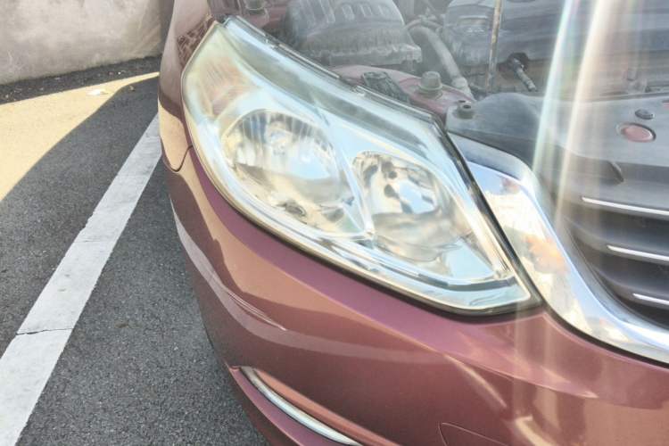 Used Baojun 630 2013 1.5L automatic Elite version Right Front Headlight