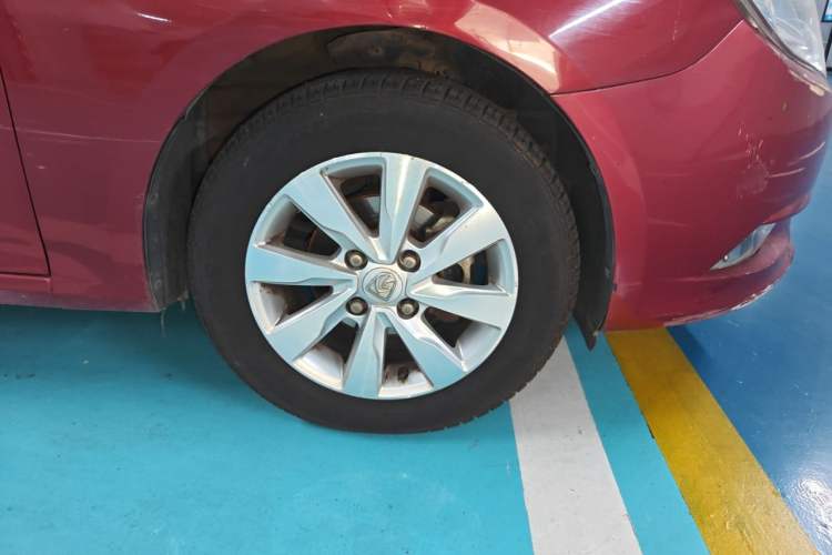 Used Baojun 630 2013 1.8L manual Elite version Right Front Wheel Hub