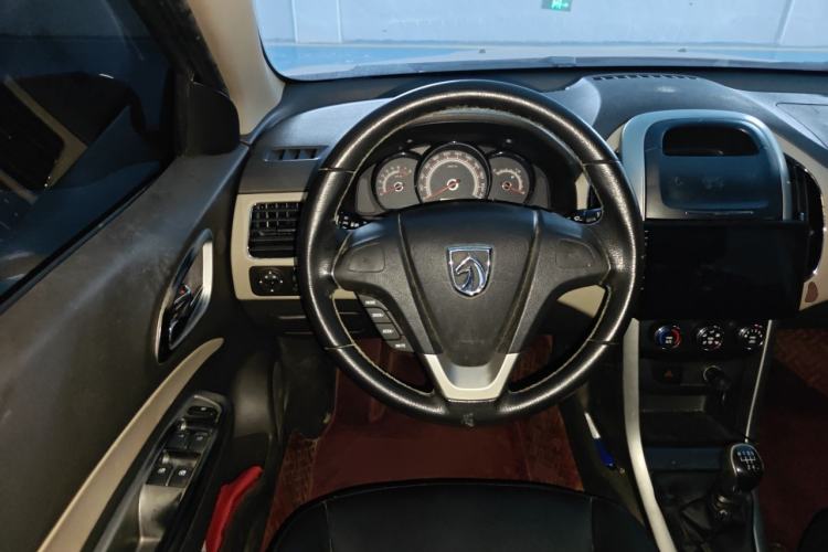 Used Baojun 630 2013 1.8L manual Elite version Steering Wheel