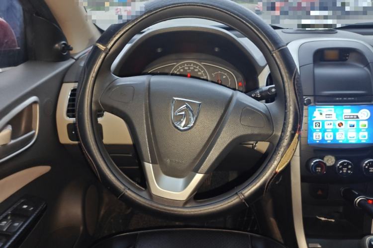 Used Baojun 630 2013 1.5L manual standard version Steering Wheel