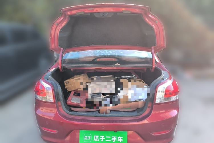 Used Baojun 630 2013 1.5L manual Elite version Trunk