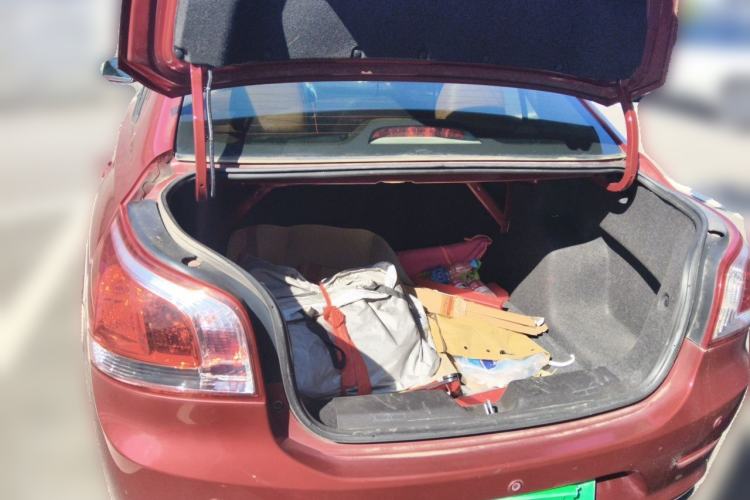 Used Baojun 630 2013 1.5L automatic Elite version Trunk