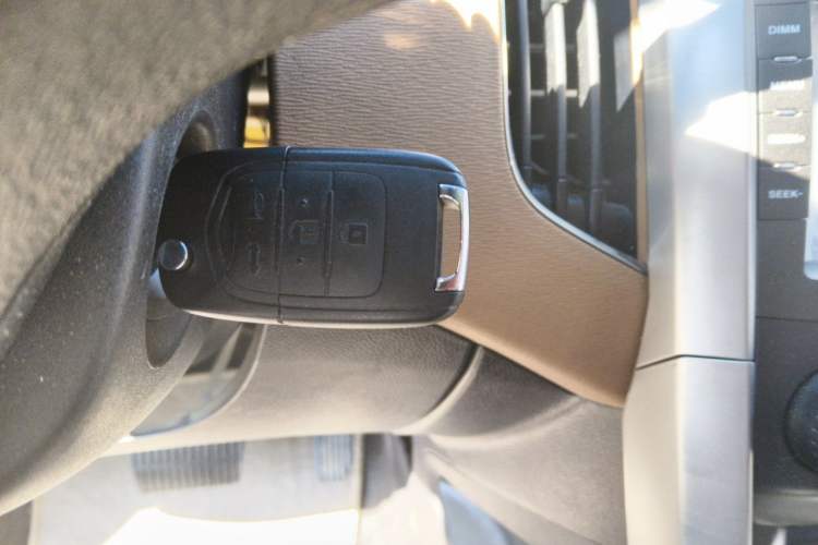 Used Baojun 630 2013 1.5L automatic Elite version Vehicle Key