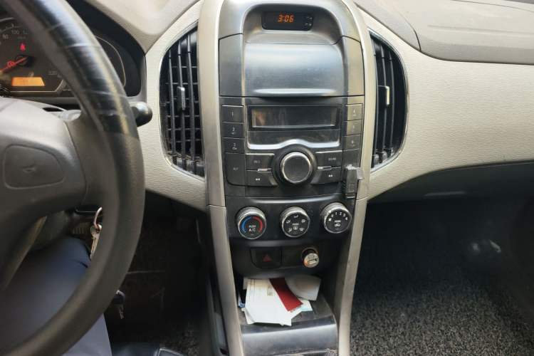 Used Baojun 630 2013 1.5L manual standard version Audio And AC Panel