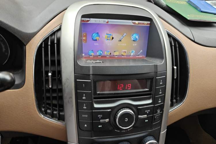 Used Baojun 630 2013 1.5L manual Comfort trim Audio And AC Panel