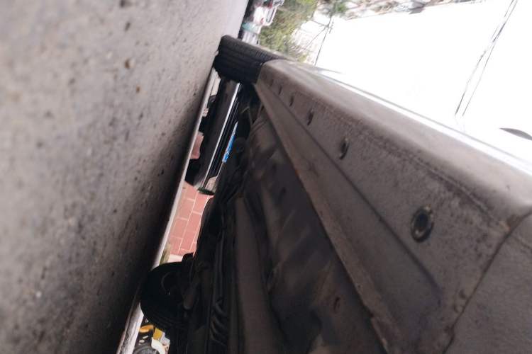 Used Baojun 630 2013 1.5L manual standard version Chassis Front Right