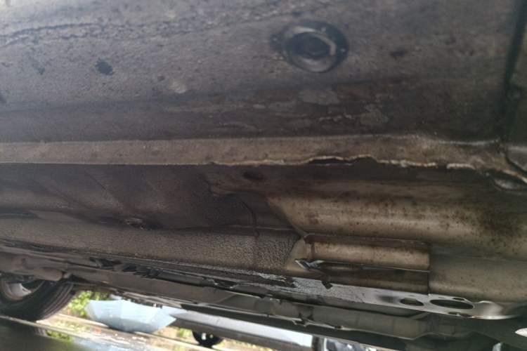 Used Baojun 630 2013 1.5L manual Comfort trim Chassis Front Right