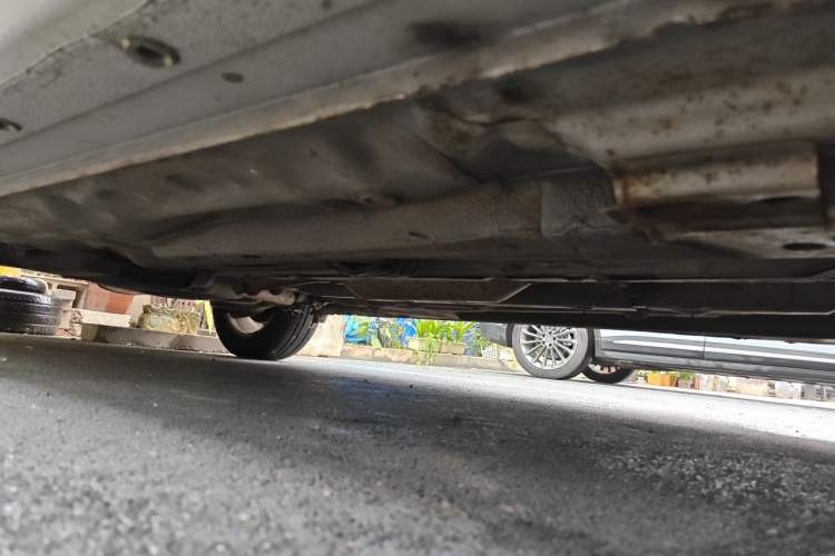 Used Baojun 630 2013 1.5L manual Comfort trim Chassis Front Right
