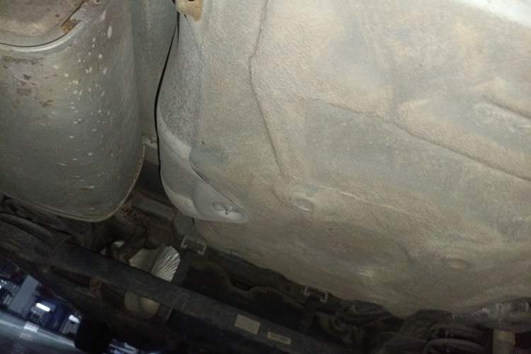 Used Baojun 630 2013 1.5L manual standard version Chassis Rear