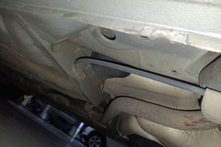Used Baojun 630 2013 1.5L manual standard version Chassis Rear Left