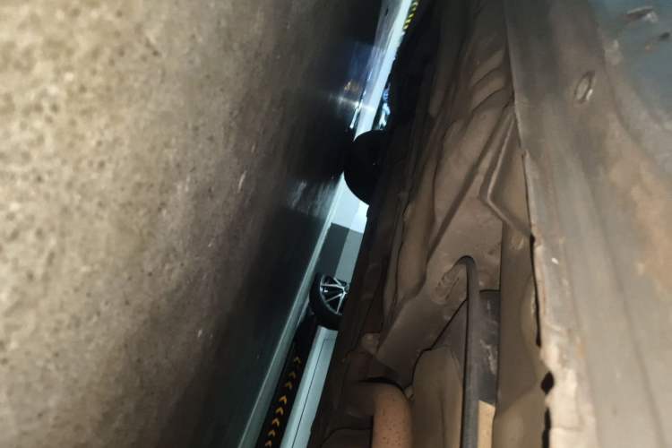 Used Baojun 630 2013 1.5L manual standard version Chassis Rear Left