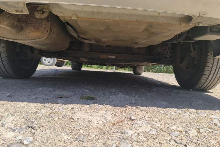 Used Baojun 630 2013 1.5L manual standard version Chassis Rear
