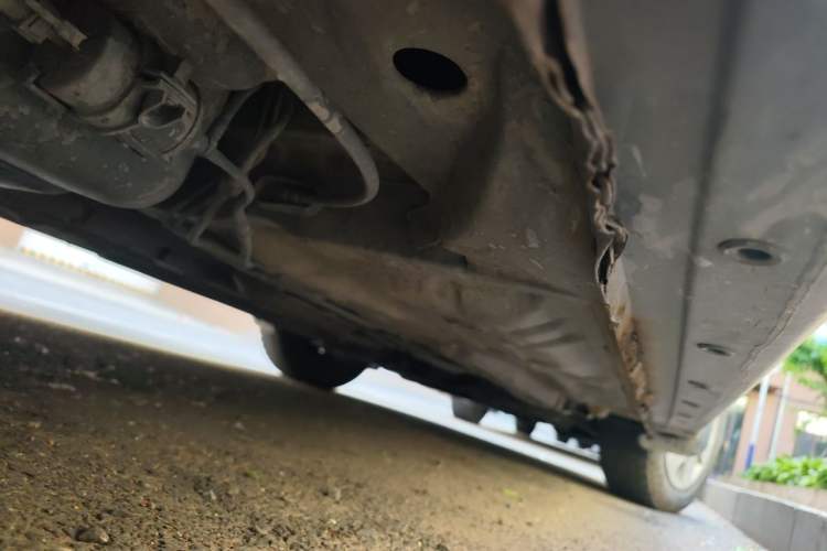 Used Baojun 630 2013 1.5L manual standard version Chassis Rear Right