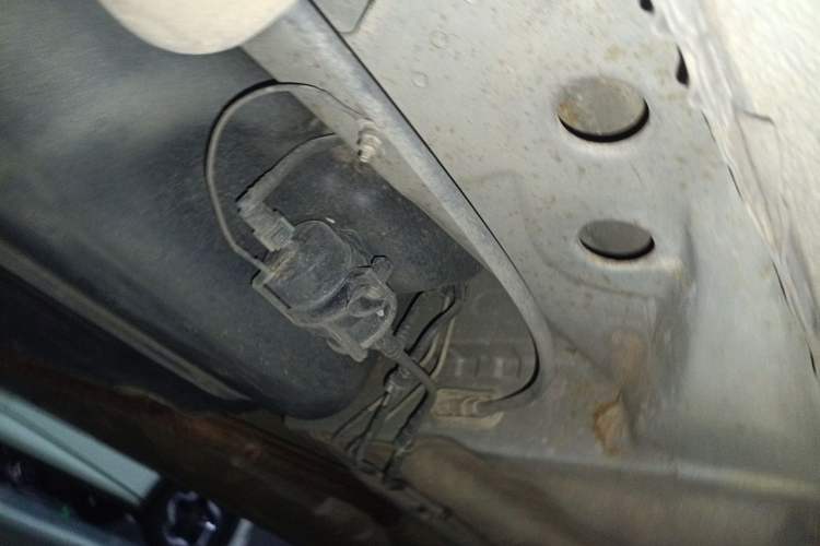 Used Baojun 630 2013 1.5L manual standard version Chassis Rear Right