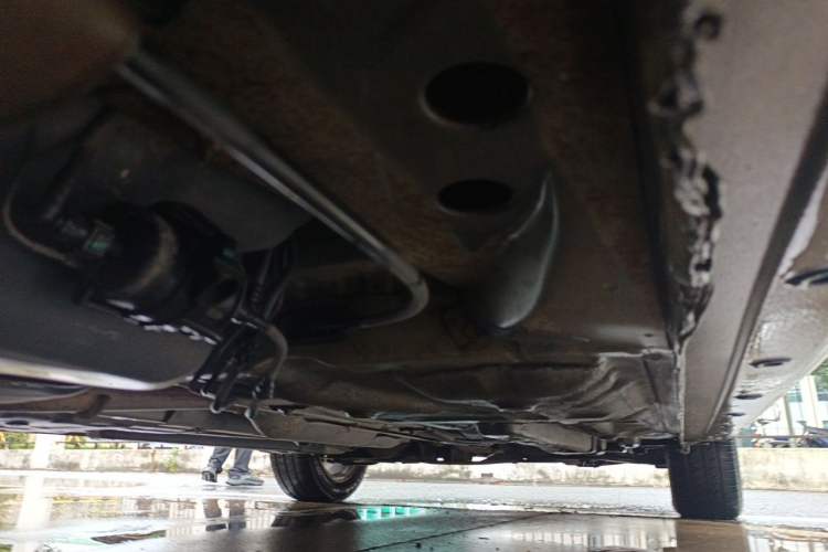 Used Baojun 630 2013 1.5L manual Comfort trim Chassis Rear Right