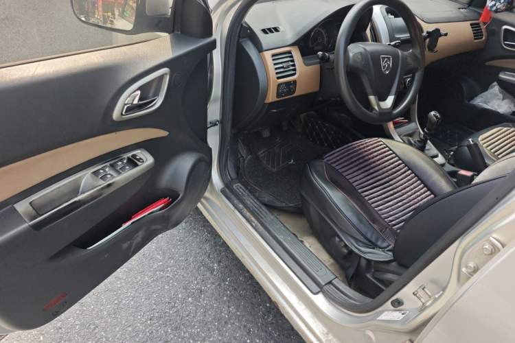 Used Baojun 630 2013 1.5L manual Comfort trim Driver Seat