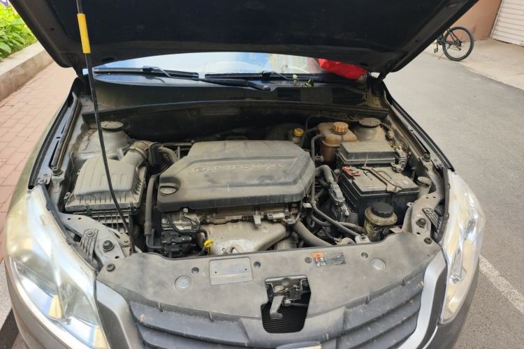 Used Baojun 630 2013 1.5L manual standard version Engine Bay