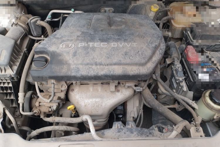 Used Baojun 630 2013 1.5L manual standard version Engine Bay