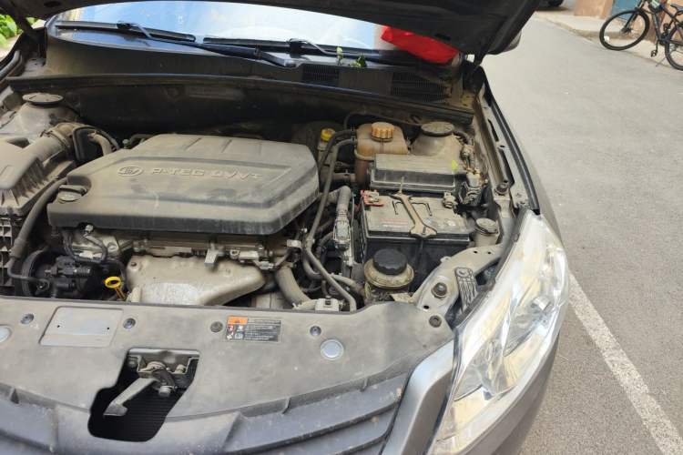 Used Baojun 630 2013 1.5L manual standard version Engine Bay Left