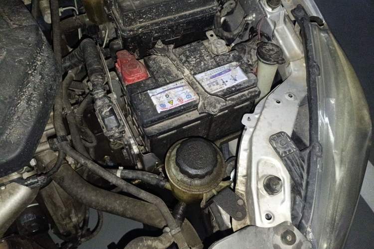 Used Baojun 630 2013 1.5L manual standard version Engine Bay Left