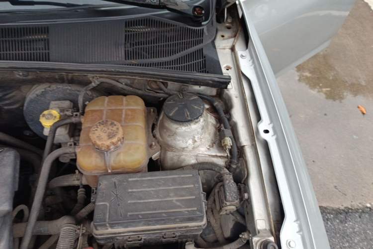 Used Baojun 630 2013 1.5L manual Comfort trim Engine Bay Left