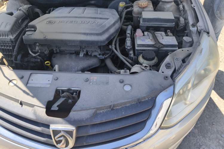Used Baojun 630 2013 1.5L manual standard version Engine Bay Left