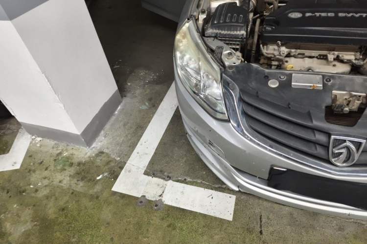 Used Baojun 630 2013 1.5L manual standard version Engine Bay Right