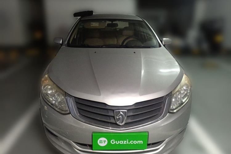 Used Baojun 630 2013 1.5L manual standard version Front