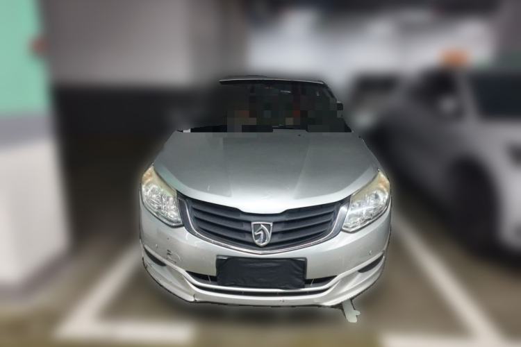Used Baojun 630 2013 1.5L manual standard version Front