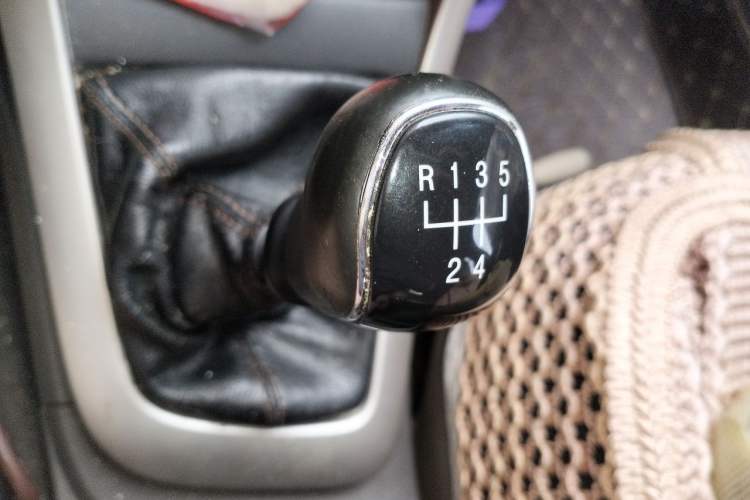 Used Baojun 630 2013 1.5L manual standard version Gear Lever